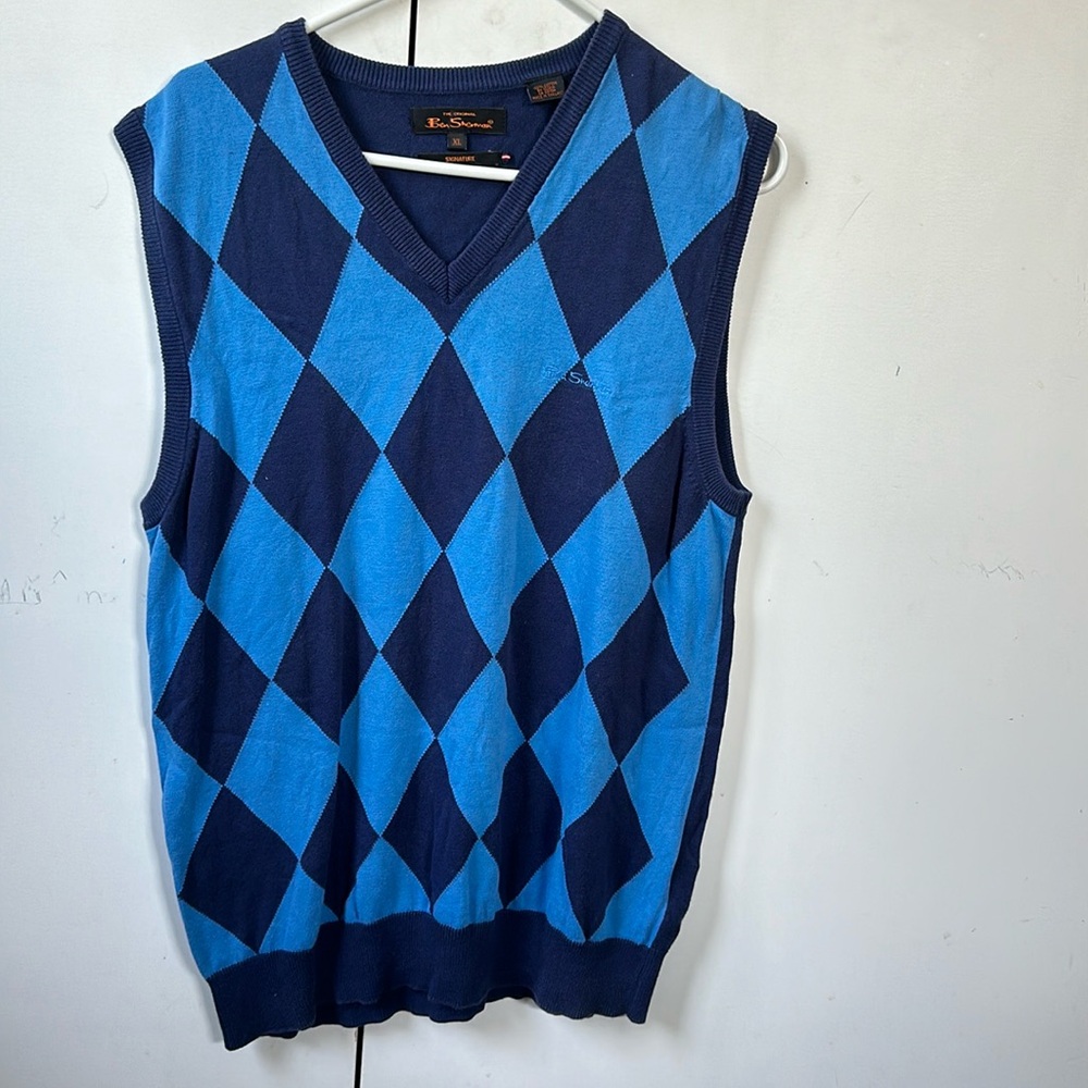 Ben Sherman sweater vest, size XL no rips, tears or holes